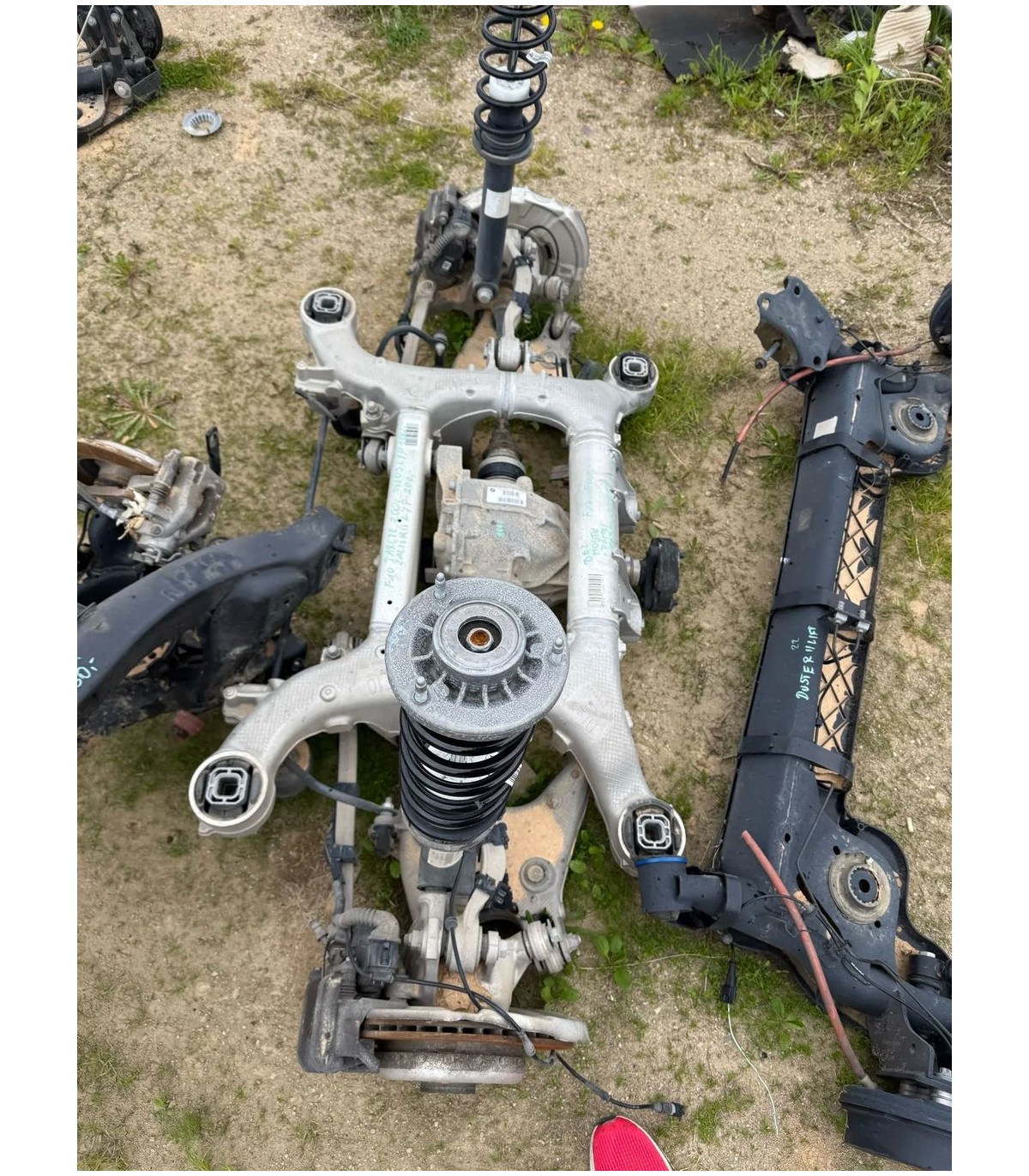 BMW F10 ZAWIESZENIE TYŁ TARCZE PÓŁOŚ L/P ZACISKI