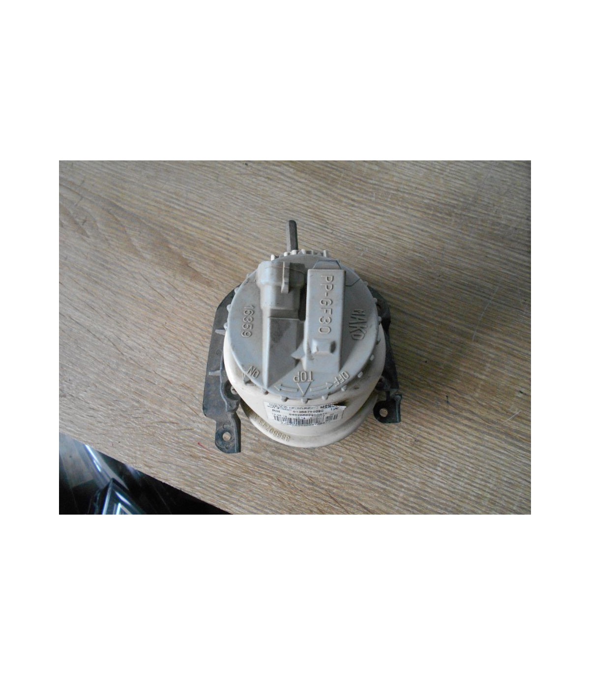 FIAT FIORINO NEMO QUBO BIPPER HALOGEN PRAWY PRZÓD LAMPA PRZECIWMGIELNA EUROPA 01356780080