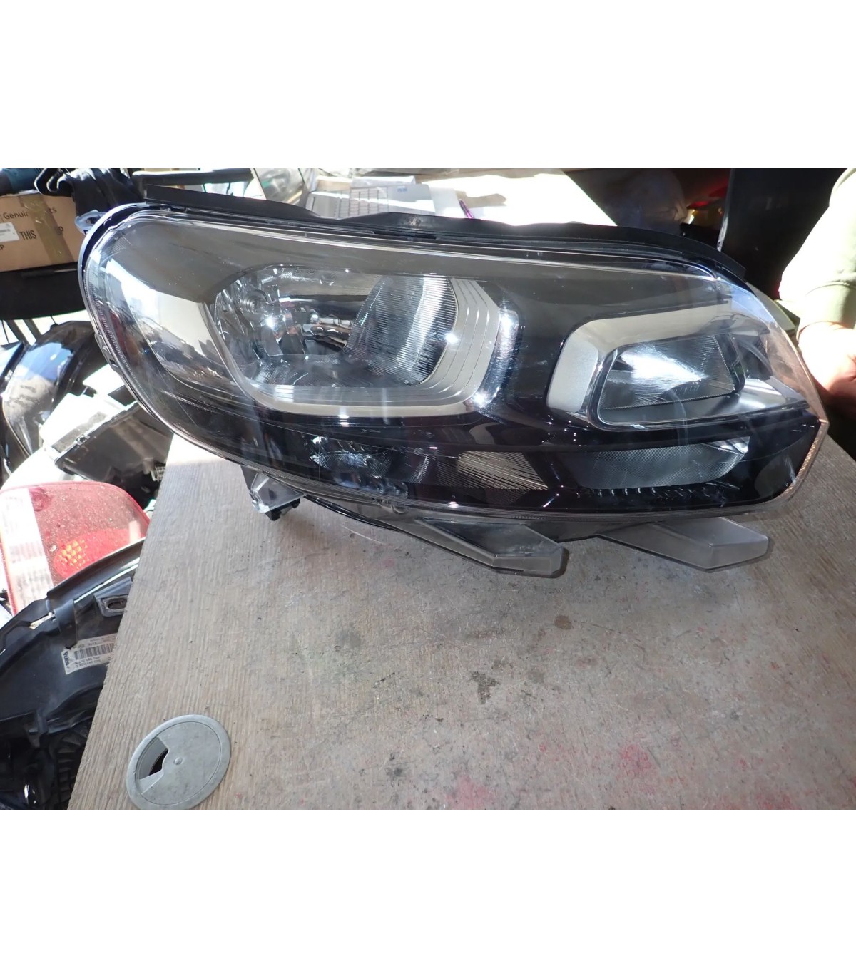 OPEL VIVARO CITROEN JUMPY PEUGEOT EXPERT LAMPA PRAWY PRZÓD 9808567680