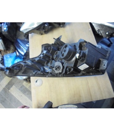 RENAULT TRAFIC III LAMPA PRAWY PRZÓD EUROPA