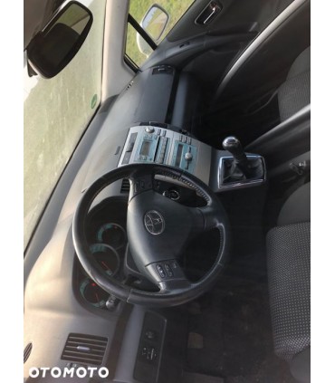 TOYOTA COROLLA VERSO D4D MANETKI