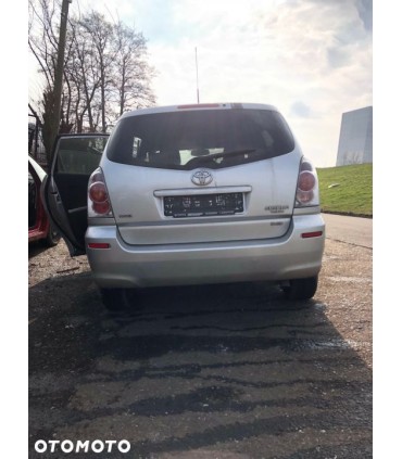TOYOTA COROLLA VERSO D4D MANETKI