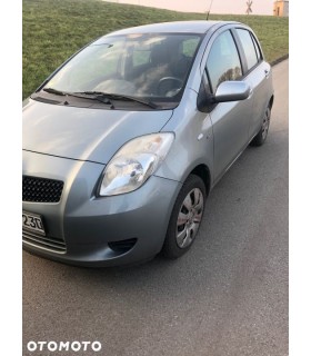 Toyota Yaris II 1.4 D4D ZWROTNICA PRAWA PRZEDNIA