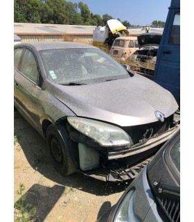 RENAULT MEGANE III PÓŁOŚ PRAWY PRZÓD 1.5 DCI 110KM