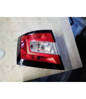 SKODA FABIA III HB LAMPA LEWY TYŁ 6V6945095