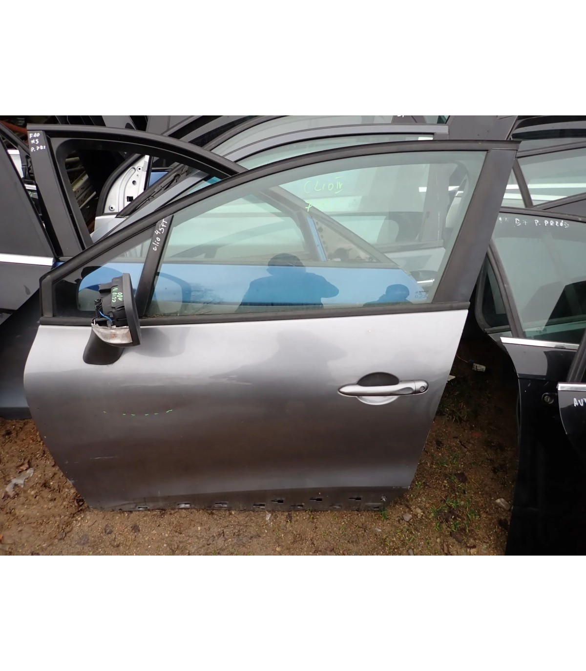 RENAULT CLIO IV LUSTERKO LEWE EUROPA
