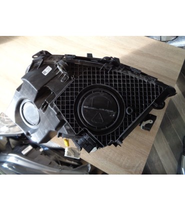 MERCEDES GLC LAMPA PRAWY PRZÓD EUROPA