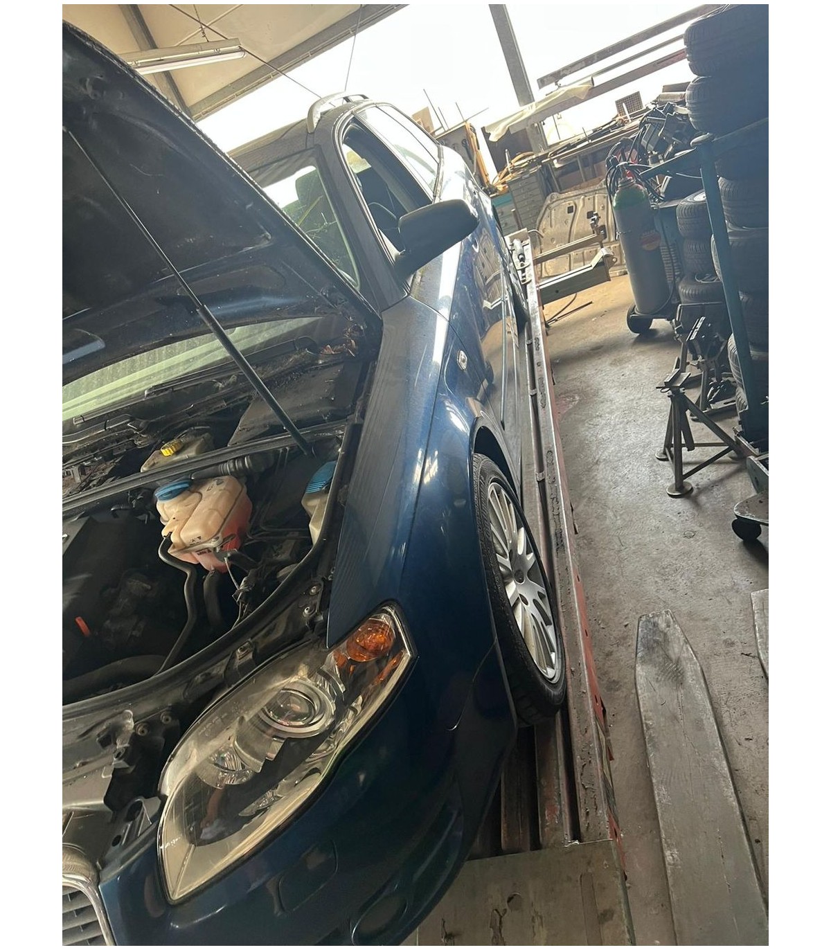 AUDI A4 B7 S-LINE KONSOLA + PASY + PODUSZKI EUROPA