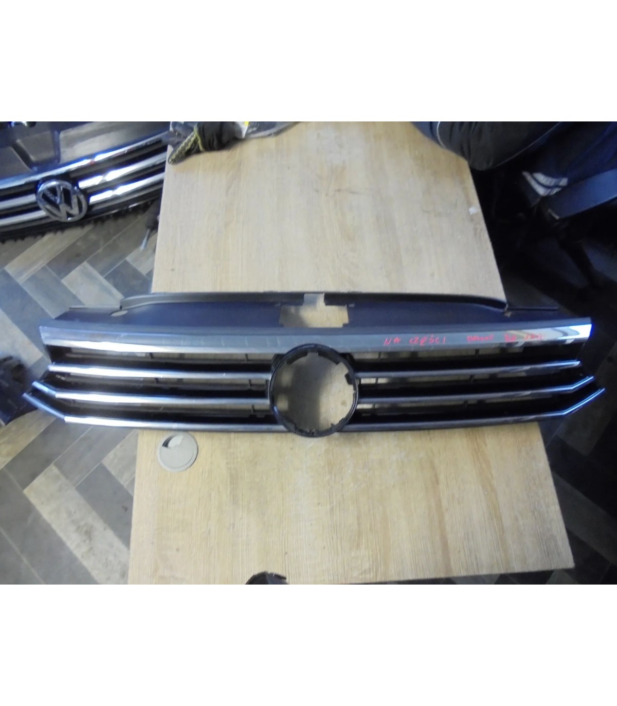 VW PASSAT B8 GRILL