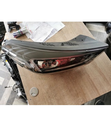 HYUNDAI TUCSON III 18- LAMPA PRAWY PRZÓD