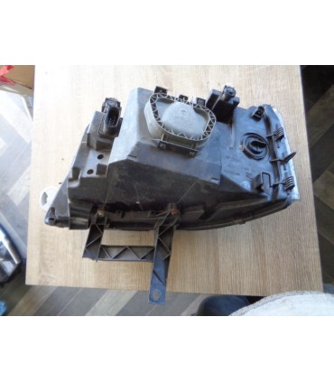 VW T5 LAMPA PRAWY PRZÓD EUROPA