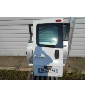 RENAULT TRAFIC SZYBA LEWY TYŁ