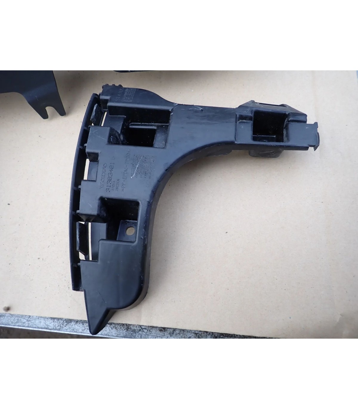 VOLVO XC60 I LIFT ŚLIZG ZDERZAKA LEWY TYŁ TYLNY 31383481