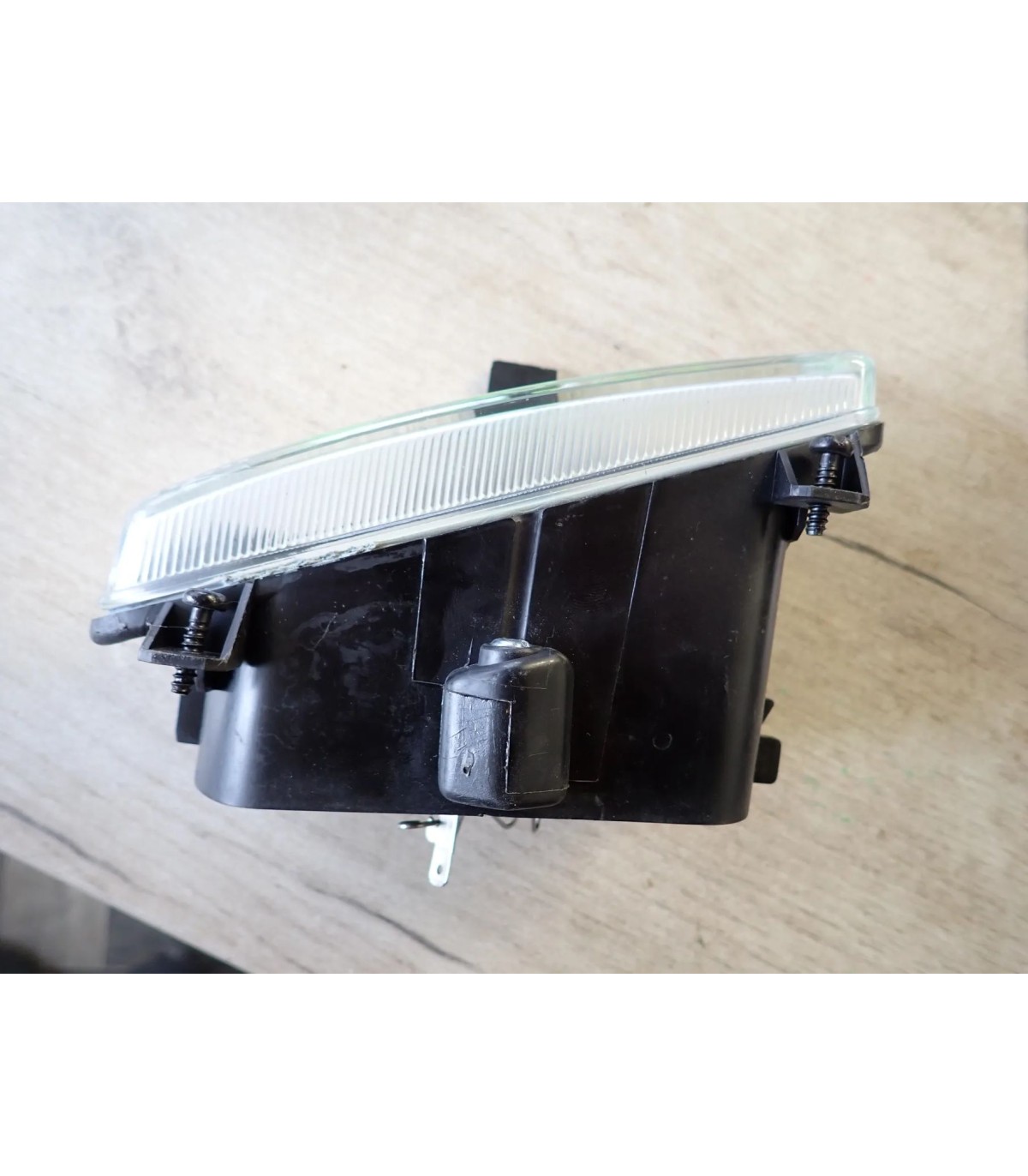 FORD MONDEO MK1 LAMPA HALOGEN PRAWY PRZÓD