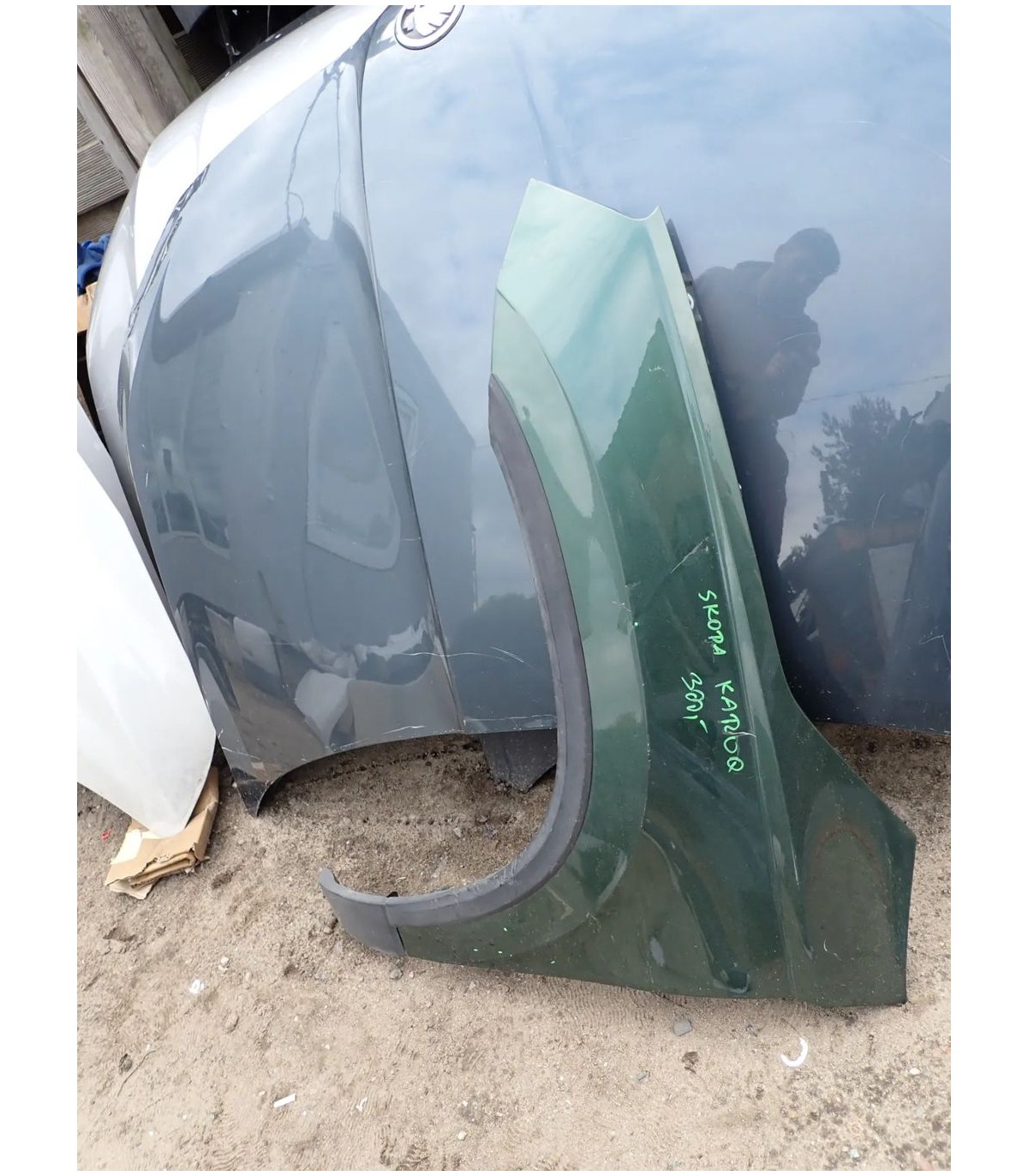 SKODA KAROQ BŁOTNIK LEWY PRZÓD