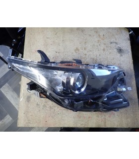 TOYOTA AURIS II LIFT LAMPA PRAWY PRZÓD 81110-02K30