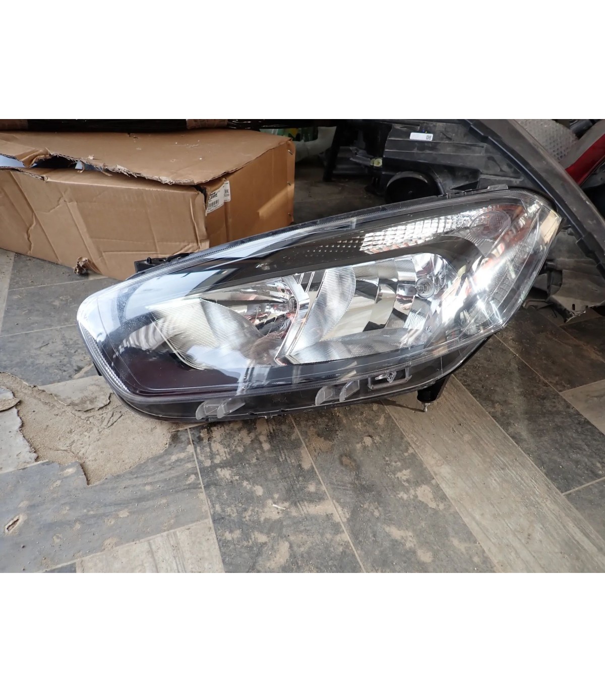 FORD TRANSIT COURIER LIFT LAMPA LEWY PRZÓD JT7613W030CD