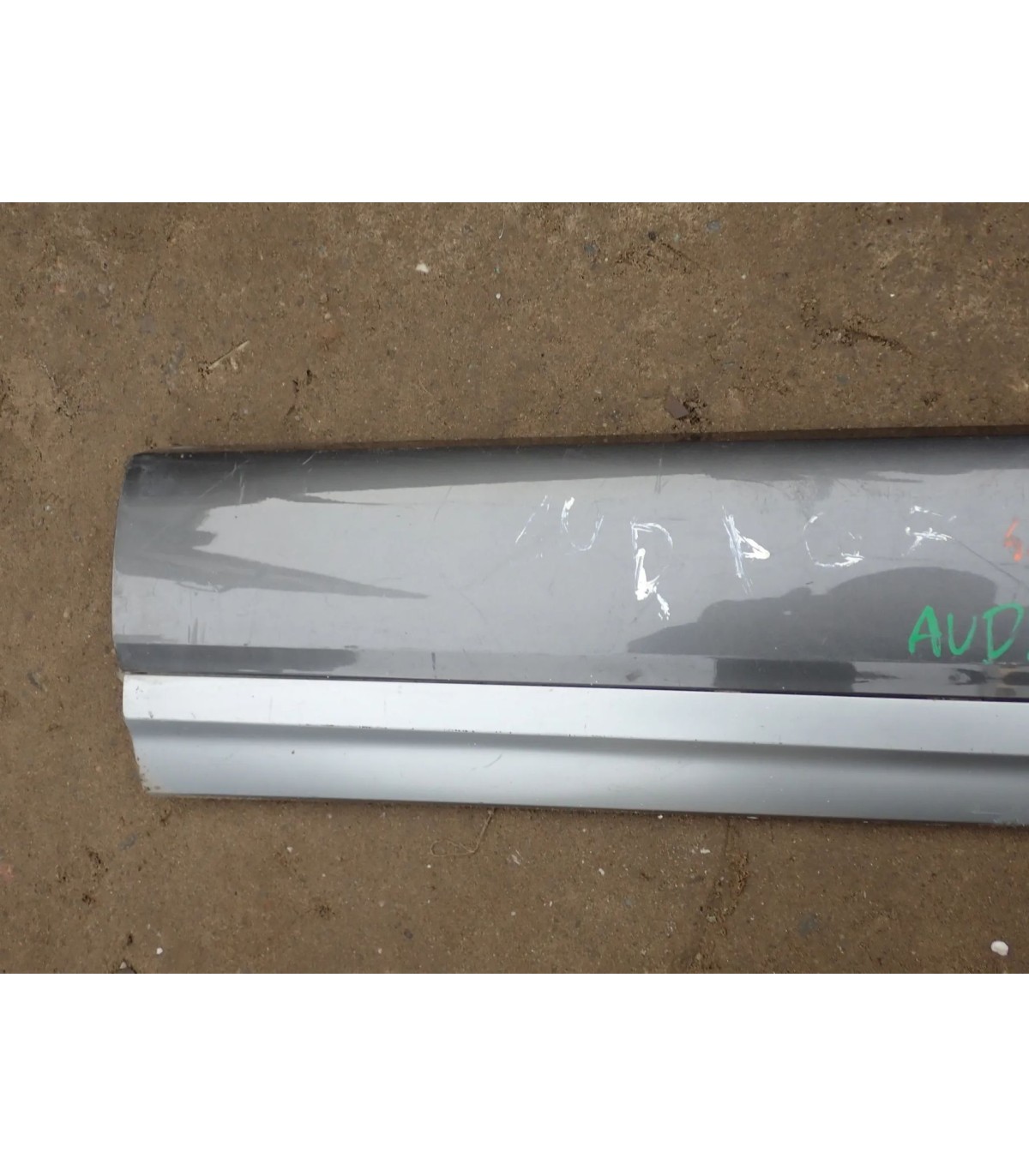 AUDI Q7 LISTWA DRZWI LEWY PRZÓD 4M0853959B