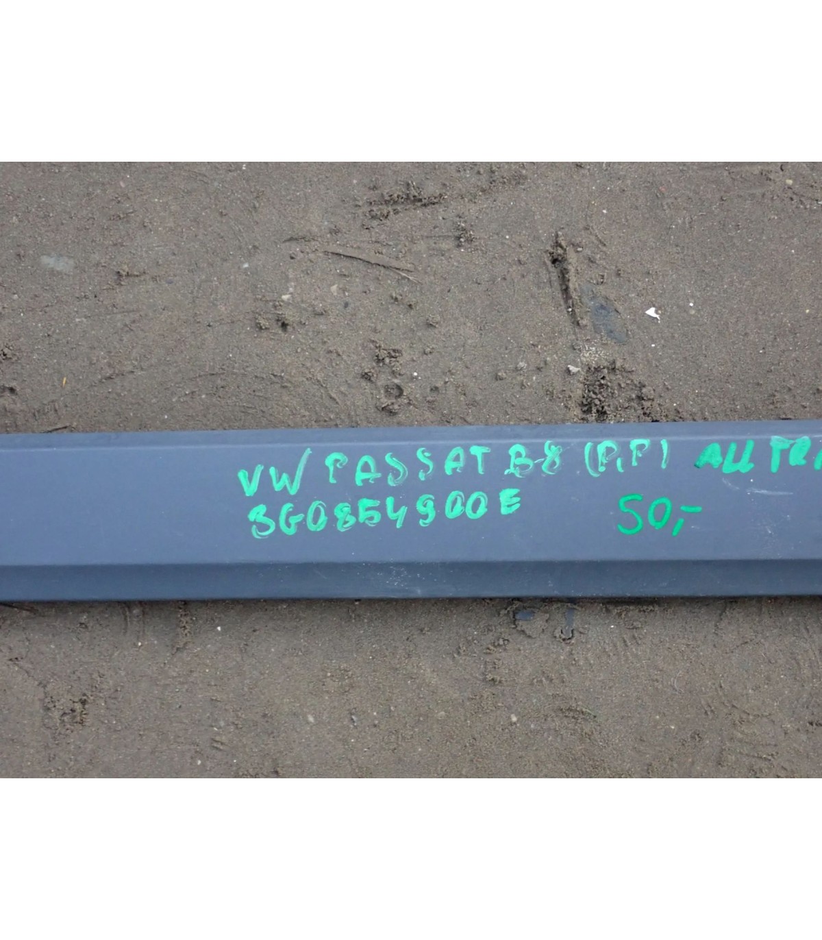 VW PASSAT B8 ALLTRACK LISTWA DRZWI PRAWY PRZÓD 3G0854900E