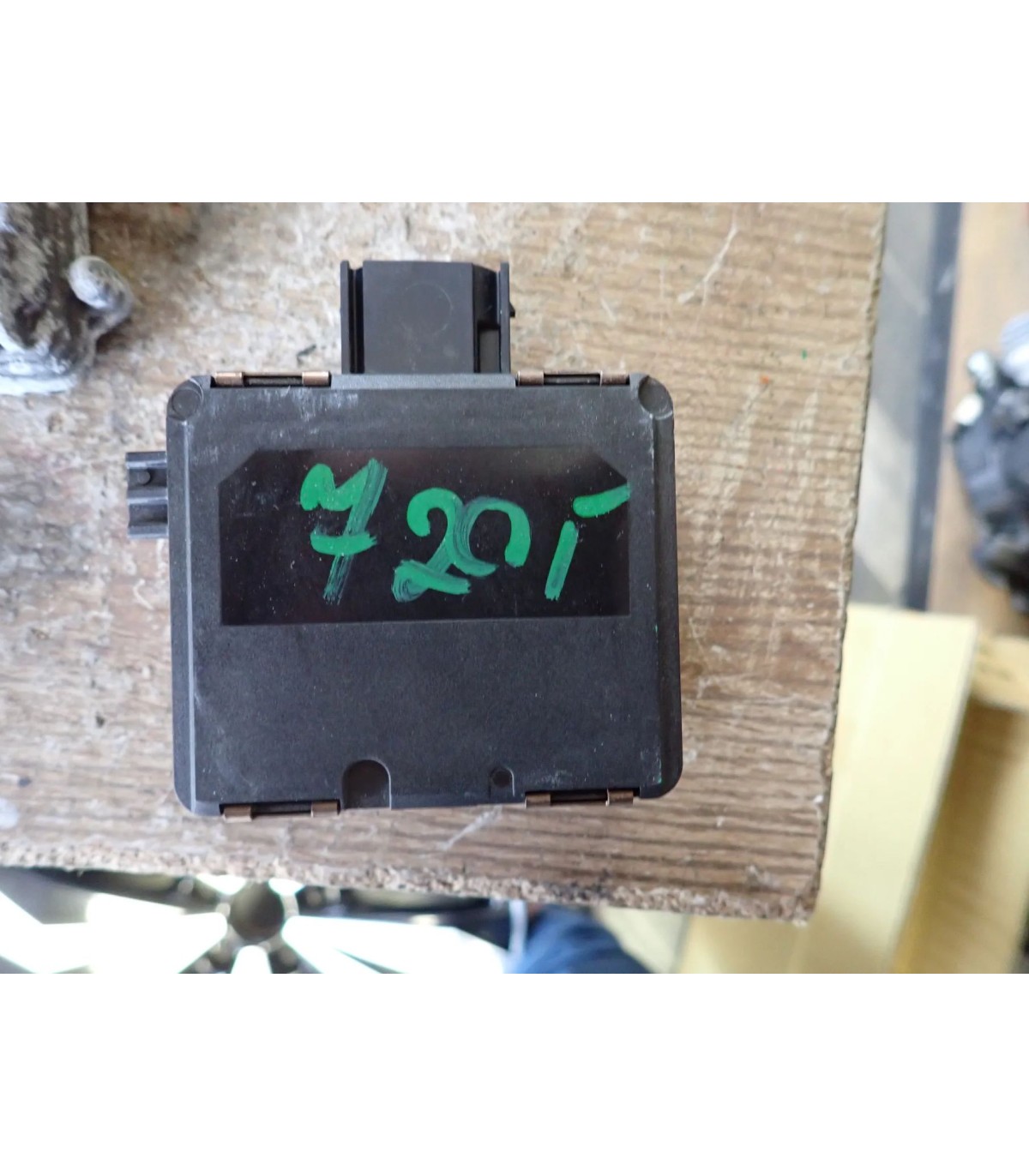 AUDI A4 B9 TYLNY RADAR MARTWEGO POLA 4M0907566E