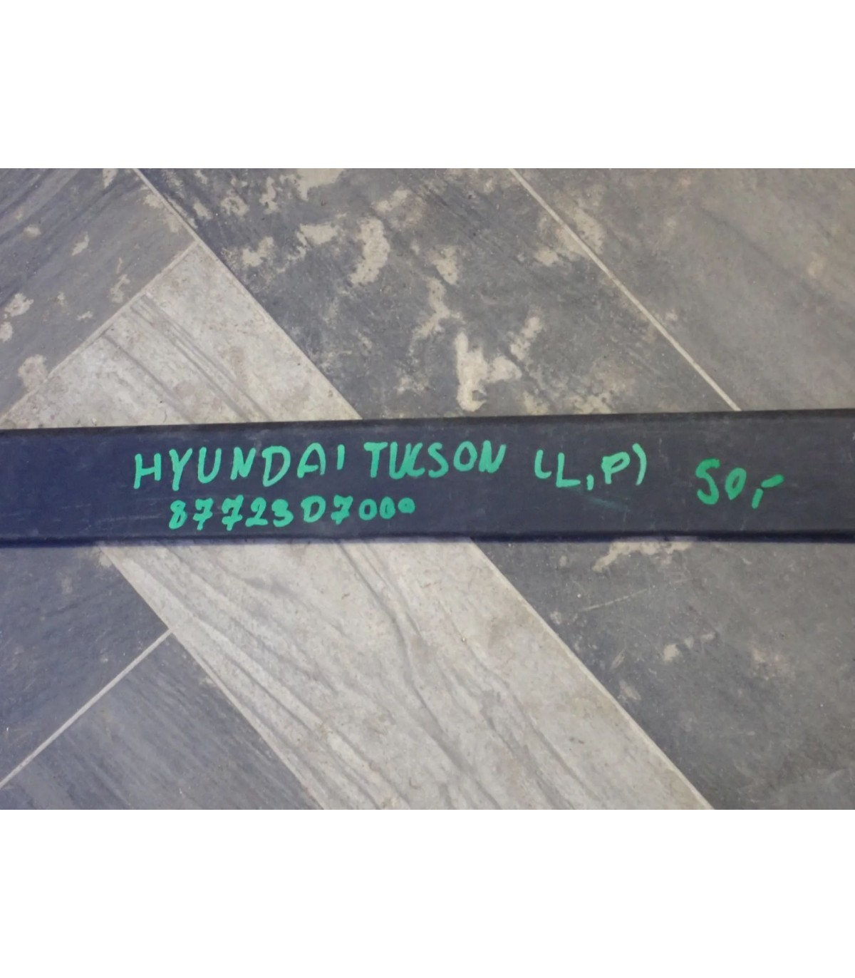HYUNDAI TUCSON 15-20 LISTWA DRZWI LEWY PRZÓD 87723-D7000