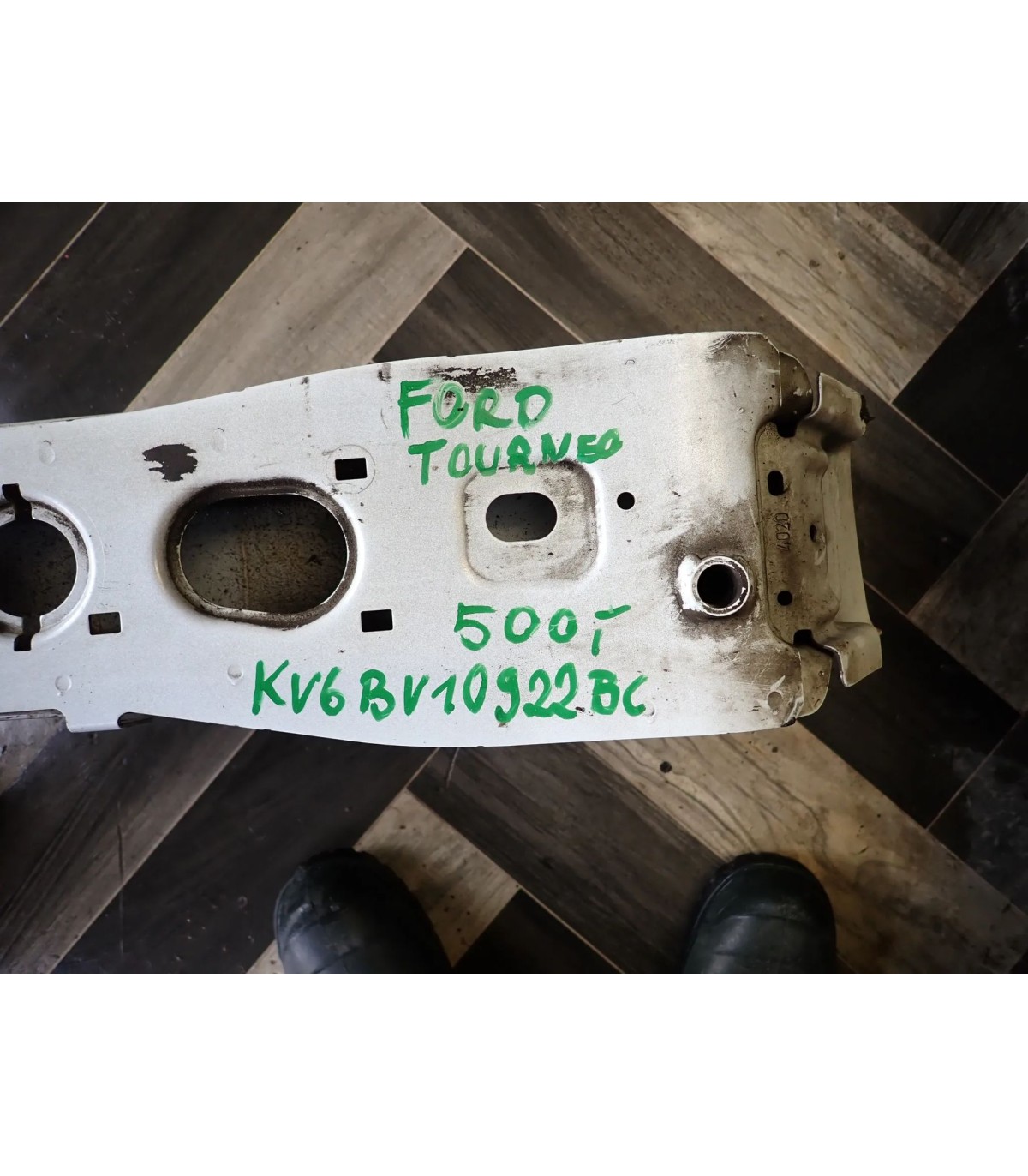 FORD TOURNEO CONNECT BELKA ZDERZAKA PRZÓD KV6BV10922BC