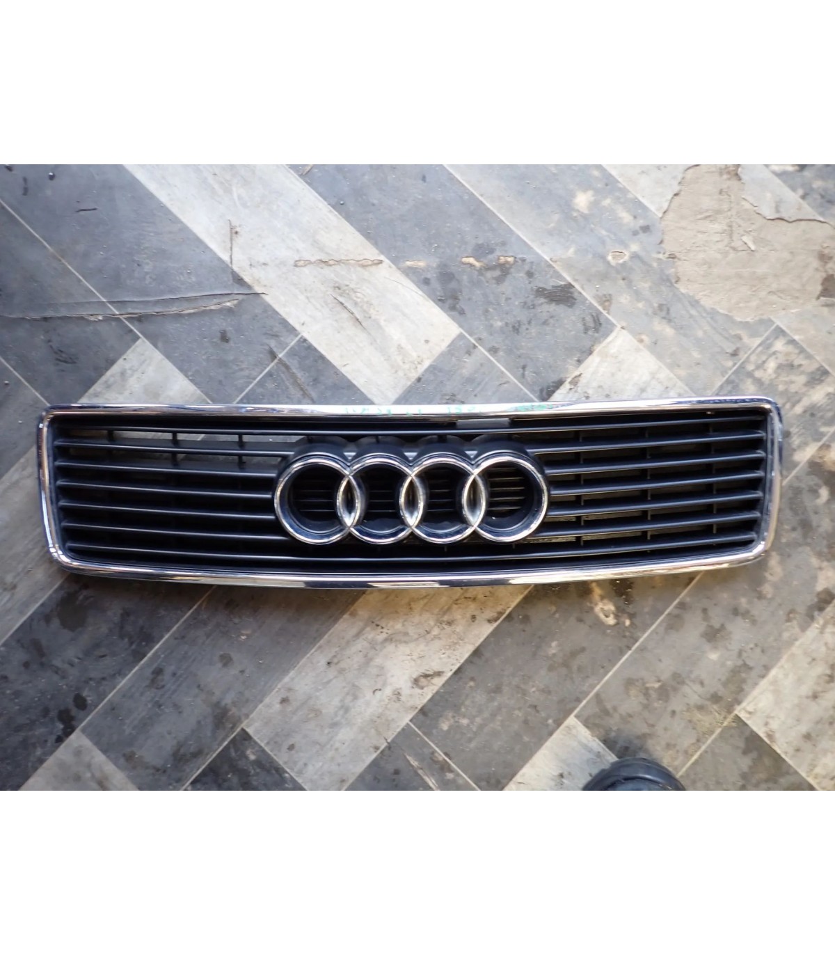AUDI 100 S4 C4 GRILL 4A0853651B