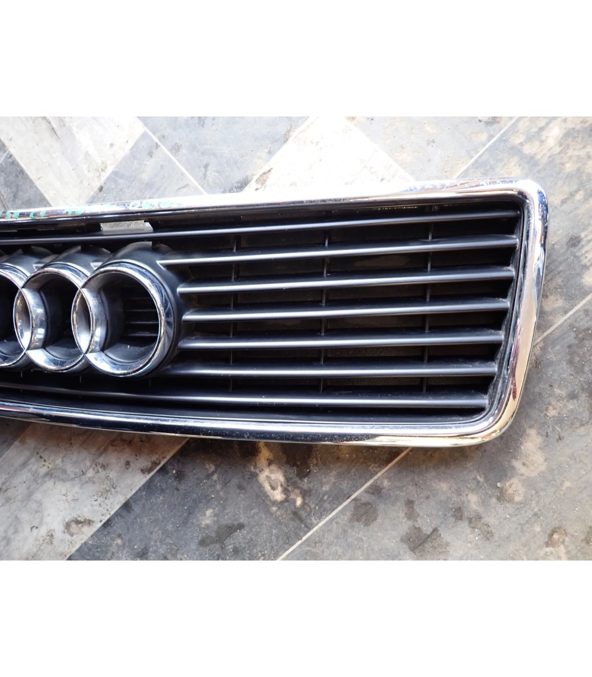 AUDI 100 S4 C4 GRILL 4A0853651B