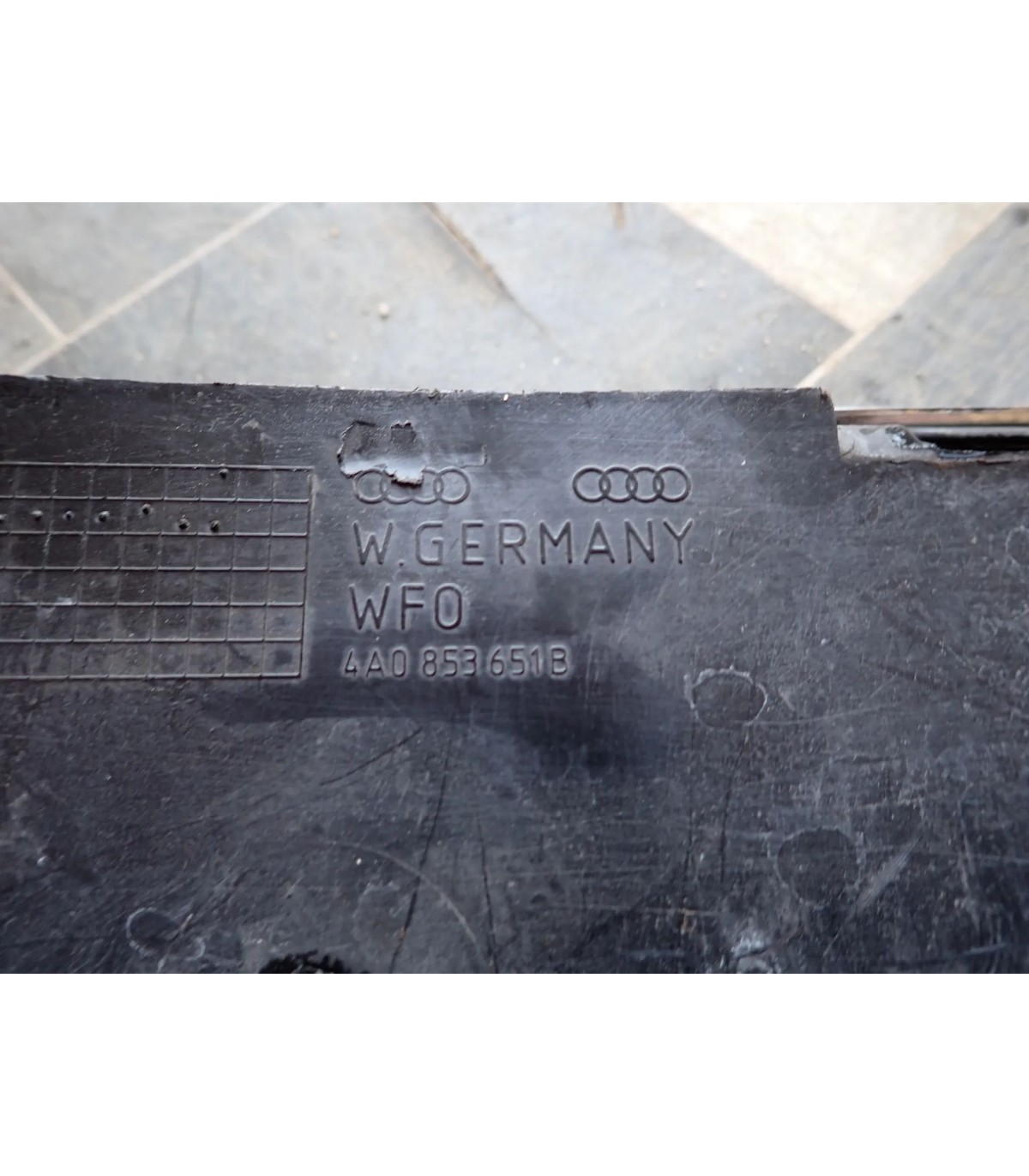AUDI 100 S4 C4 GRILL 4A0853651B