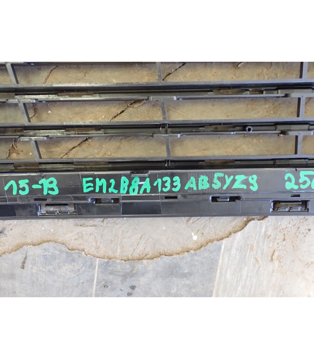 FORD S-MAX 2015-19 KRATKA GRILLA EM2B8A133AB5Y29