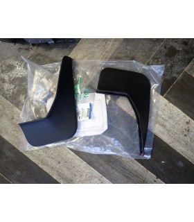 FORD FIESTA MK8 CHLAPACZE TYŁ AMH1BJ286A12AA