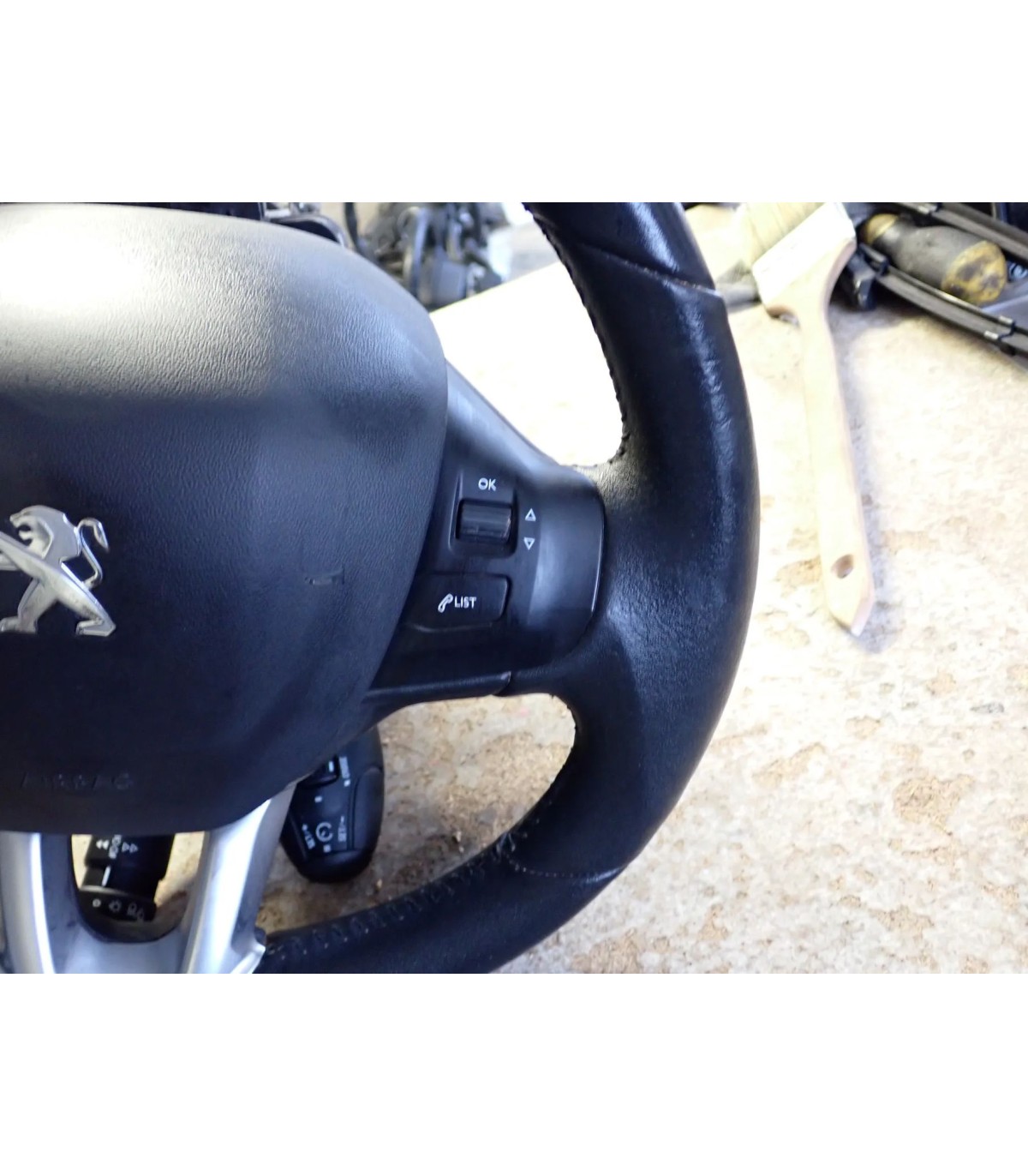 PEUGEOT 208 I KIEROWNICA MANETKI 98030390ZD