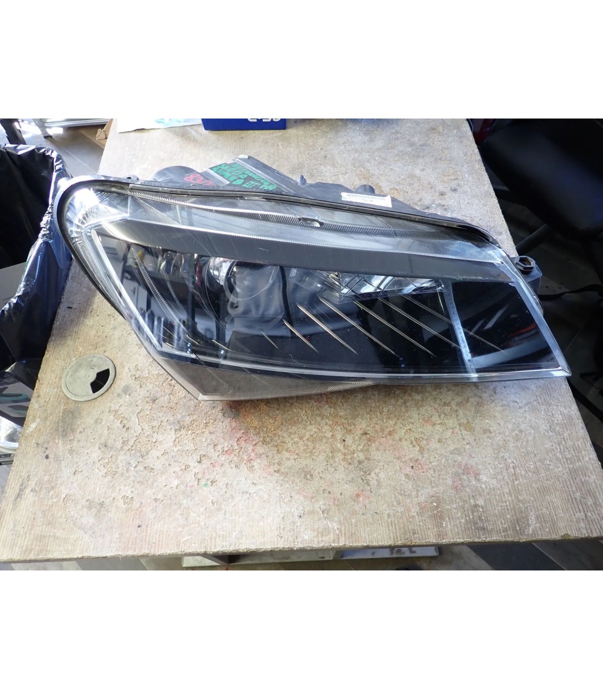 SKODA SUPERB III LAMPA PRAWA PRZÓD 3V1941016A