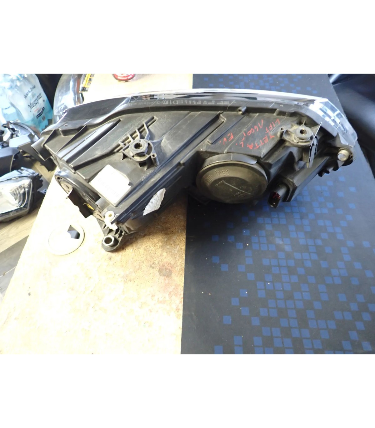 VW JETTA LIFT LEWA 5C7941751E