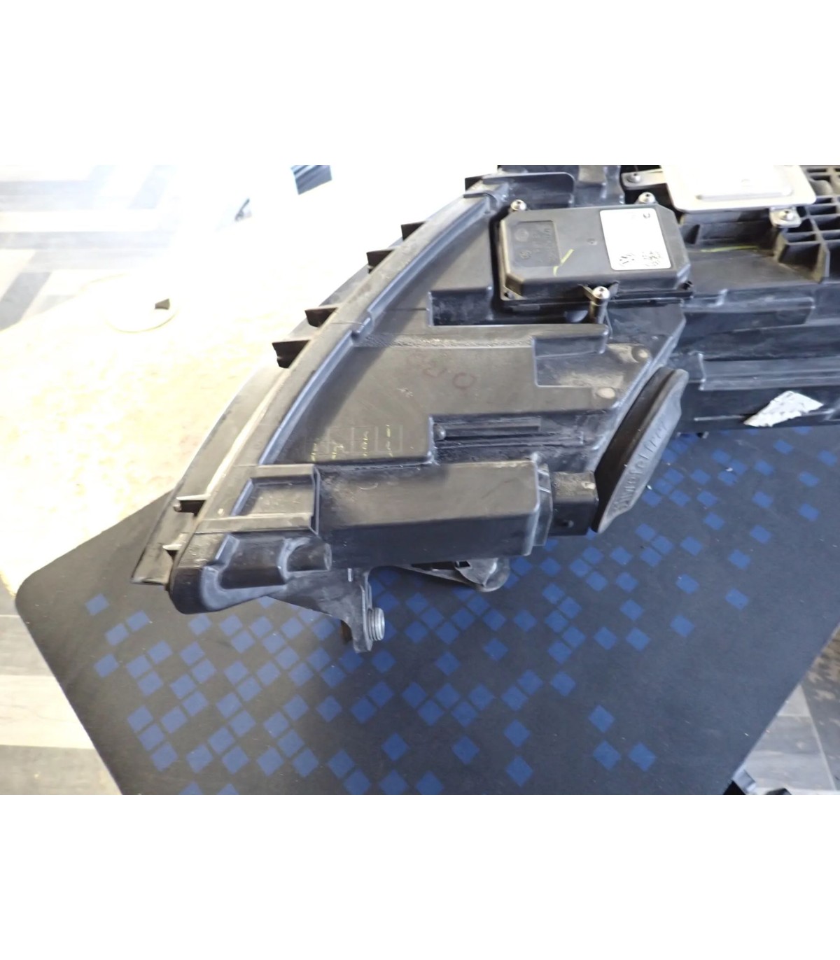 VW JETTA LIFT LEWA 5C7941751E