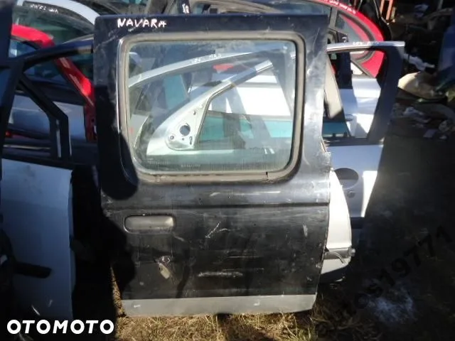 NISSAN NAVARA DRZWI PRAWY TYŁ TYLNE