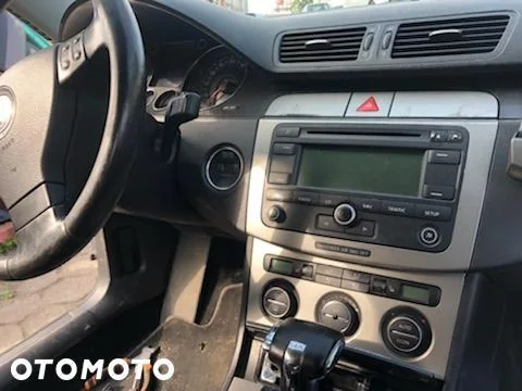 VW GOLF V KONSOLA + PASY + PODUSZKI