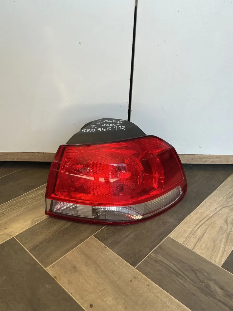 VOLKSWAGEN GOLF VI 5K0945112 LAMPA PRAWA TYLNA PRAWY TYŁ