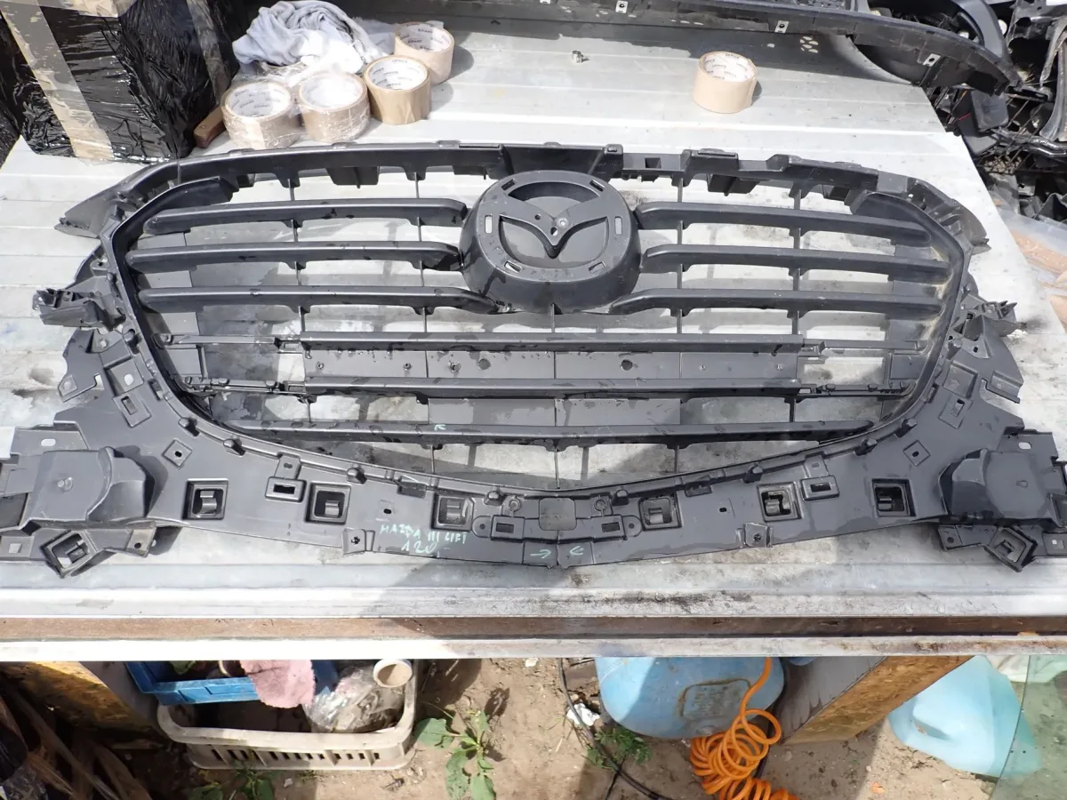 MAZDA III LIFT GRILL ATRAPA CHŁODNICY