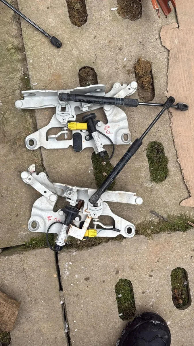BMW F10 LIFT ZAWIASY MASKI NABOJE KOMPLET