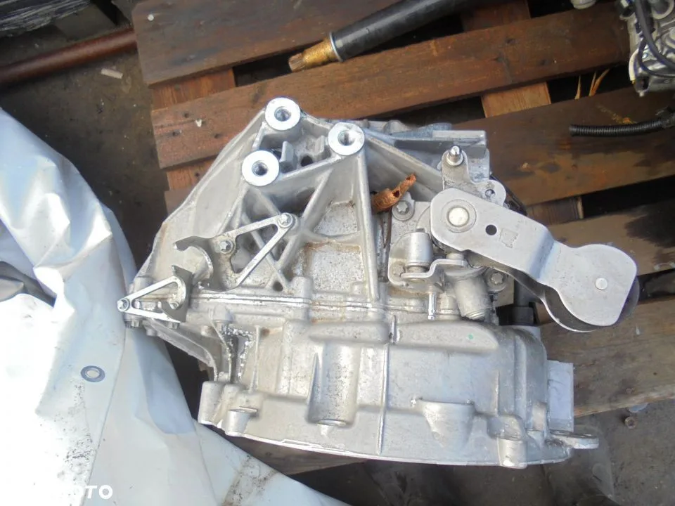 MERCEDES W176 W246 1.5 CDI SKRZYNIA BIEGÓW