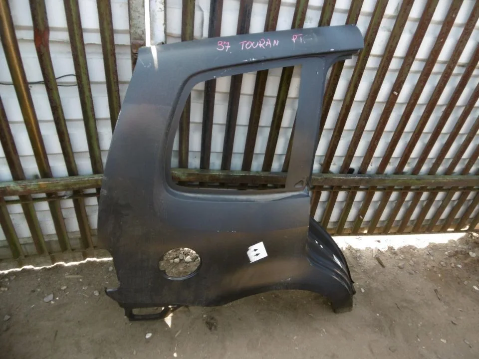 VW TOURAN 2010 POSZYCIE PRAWY TYŁ