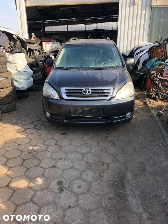 TOYOTA AVENSIS VERSO 2.2 D4D ZWROTNICA PRZÓD PRAWA